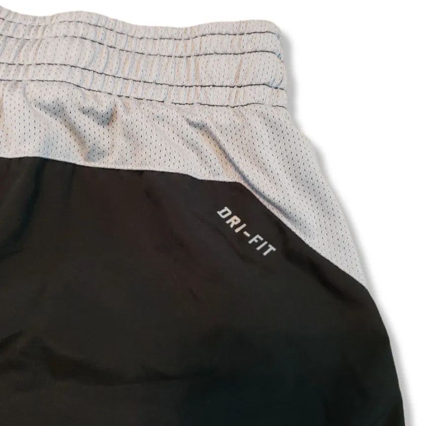Nike  Dri-Fit Shorts Size Medium Running Shorts Lined Activewear Athletic Runner  - Image 3