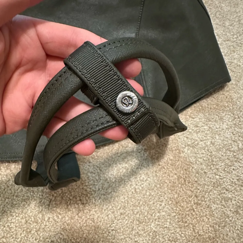 Lululemon  All Day Tote Dark Olive - Image 14