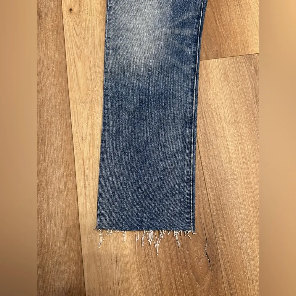 NWT  Women’s Blue 501 High Waisted Ripped Fray Hem Straight Jeans - Image 3