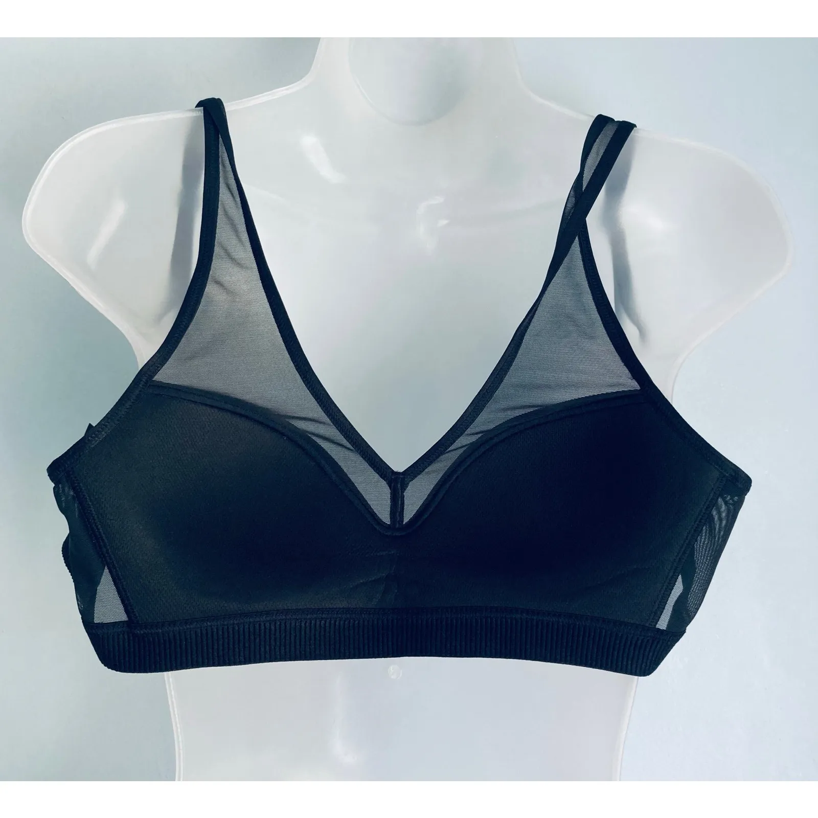 Victoria's Secret Incredible Lightweight Max Sports Bra Black 34B NWOT - Image 7