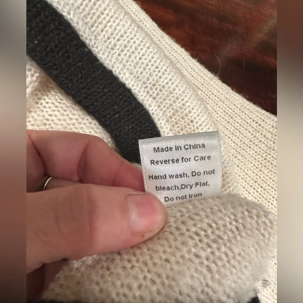 EUC Homage WOMAN SWEATER BICOLOR BLACK TRIM AND CREAM Pocket accent gold Sz M Size M - Image 5