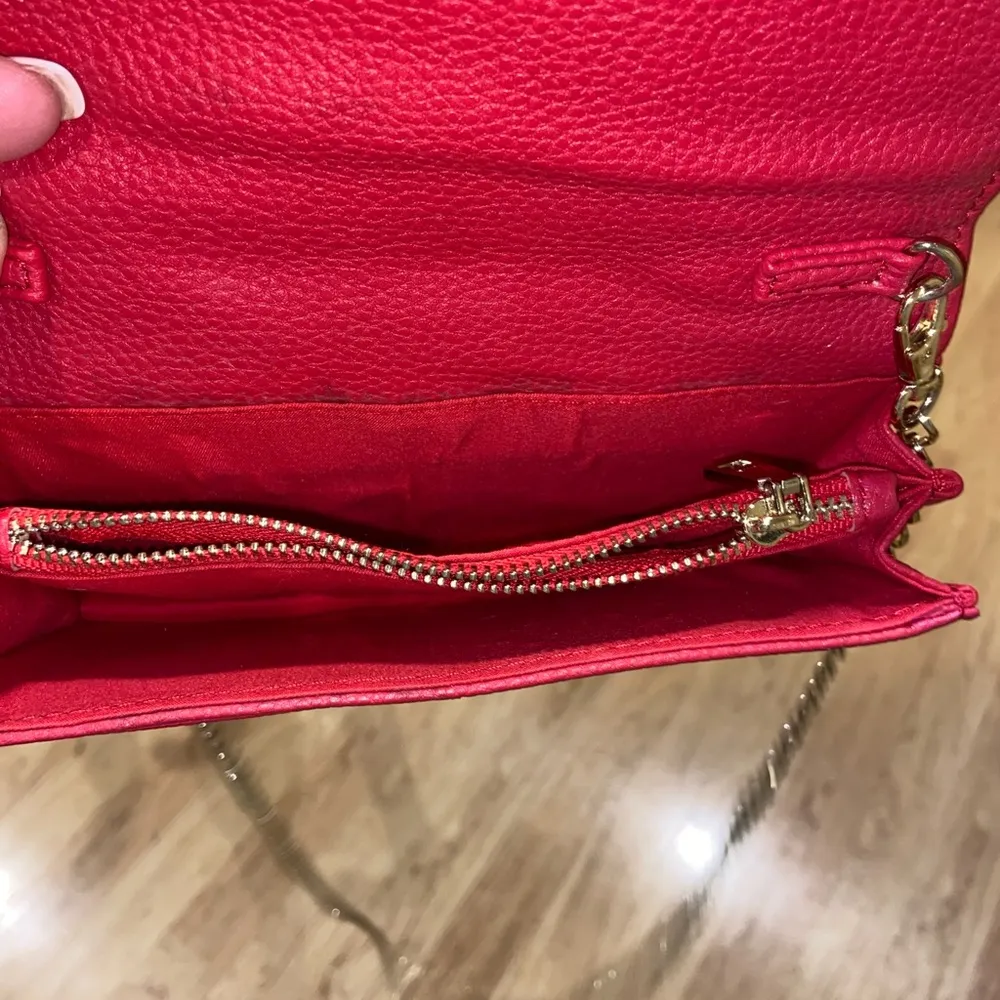 Bebe red crossbody purse - good condition just one little blemish on the corner - Image 4