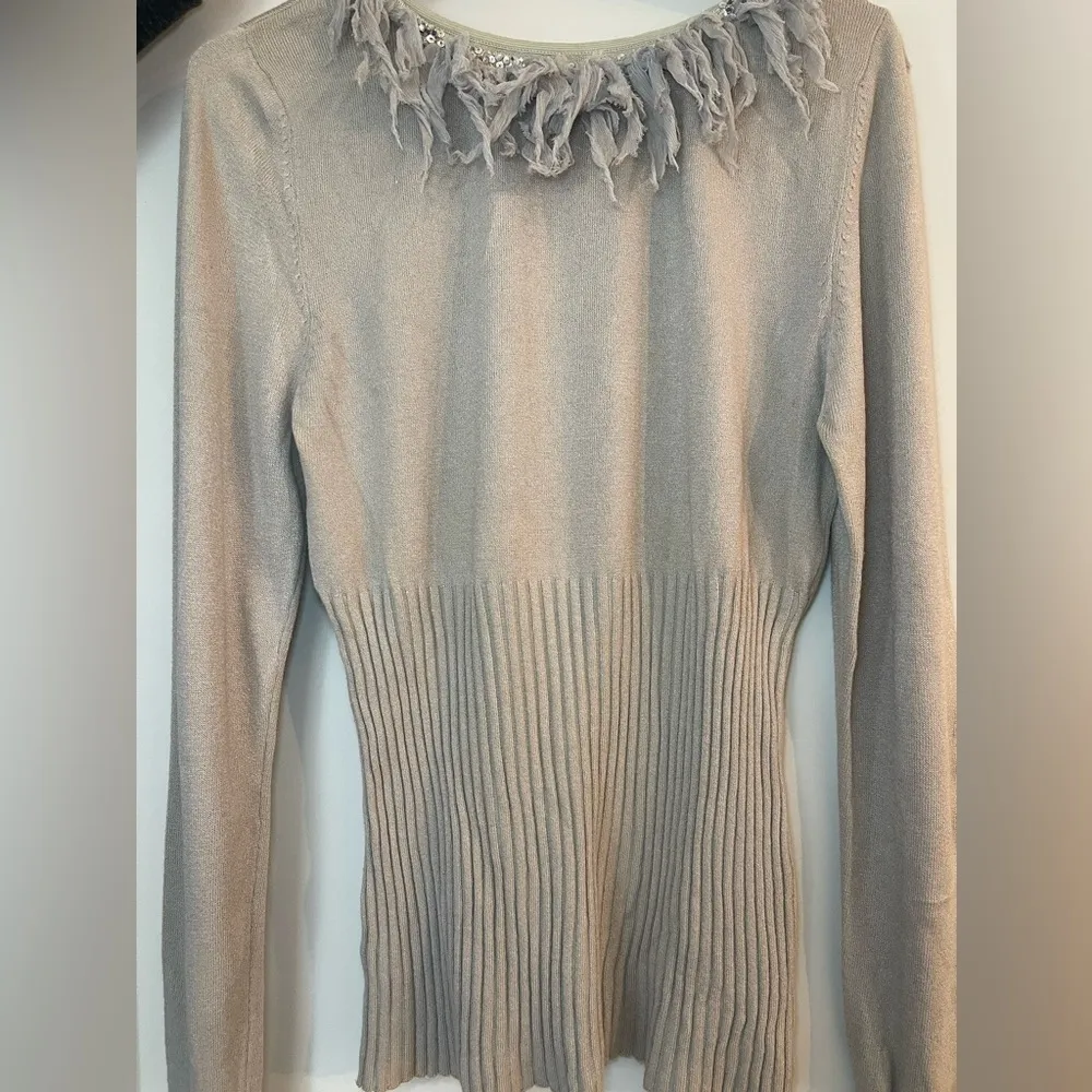 Beautiful light grey fit tunic top Size 4 Gray - Image 6