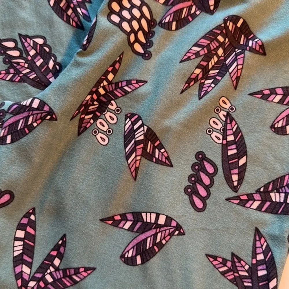Lularoe Teal Abstract Feathers Buttery Soft Leggings One Size EUC/NC #2702 - Image 3