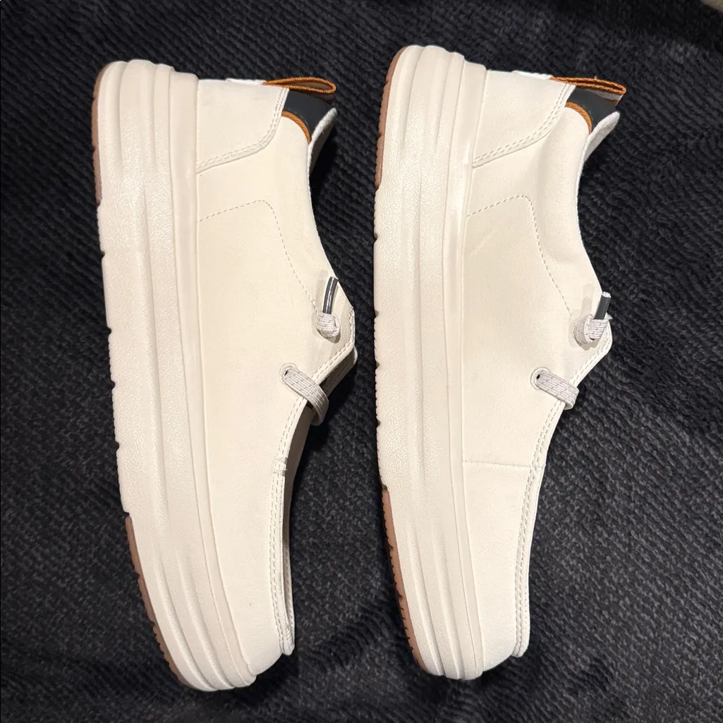NWD Hey Dude Wendy Dudesole+ WOMENS 9  Cream Loafers with Brown Accents - Image 6