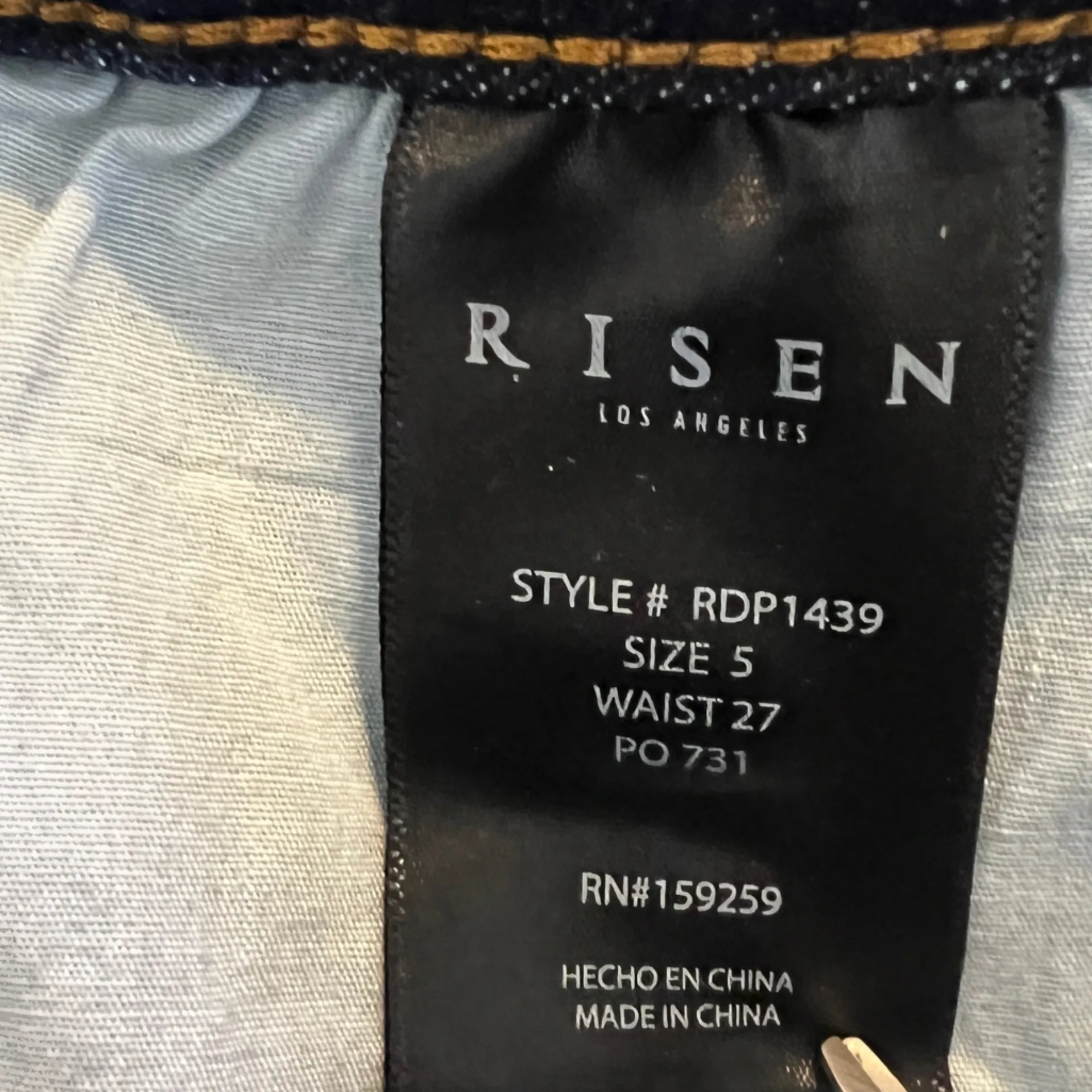 NWT RISEN MID RISE BUTTON FLY DISTRESSED SKINNY JEAN WOMEN’S SIZE 5/27 Blue - Image 9