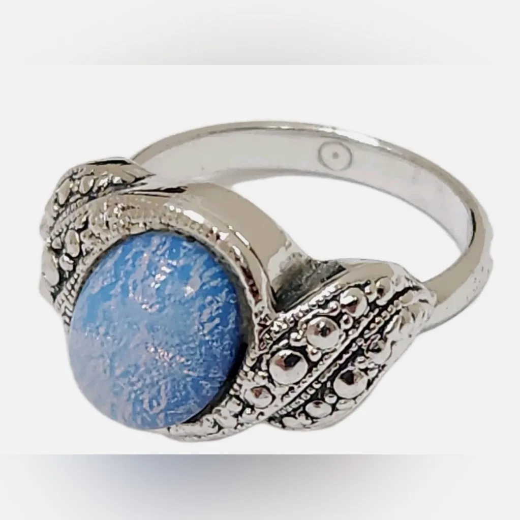 Vintage Avon Blue Opalesque Ring Sz 6 Silver - Image 3