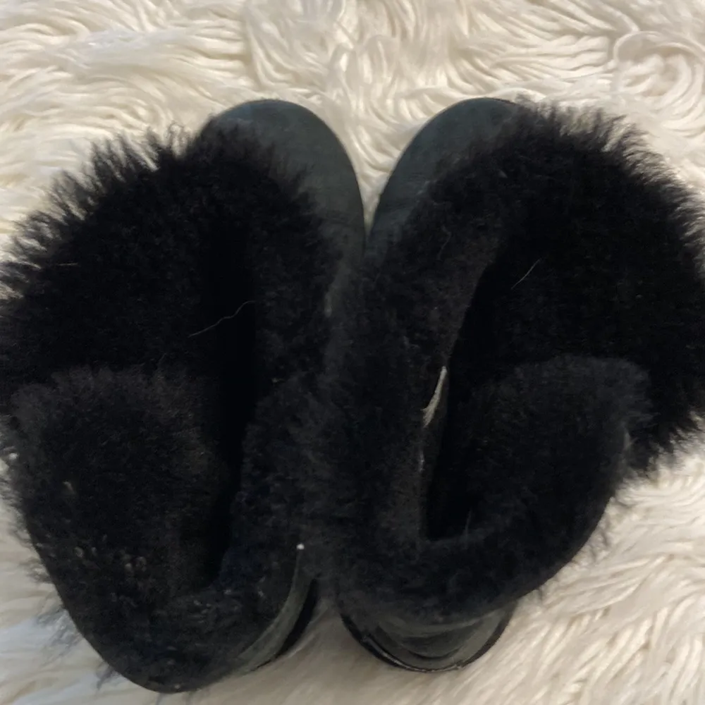 UGG Baileys Short Boots size 5 very good condition no rips smell or stains - Image 3