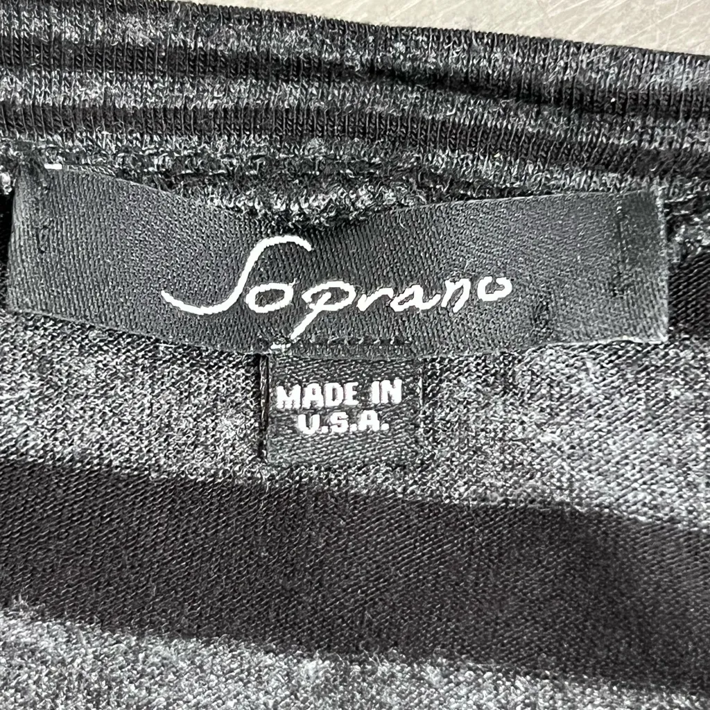 Soprano Black and Gray Striped Top - Size Medium - VGUC - Image 4
