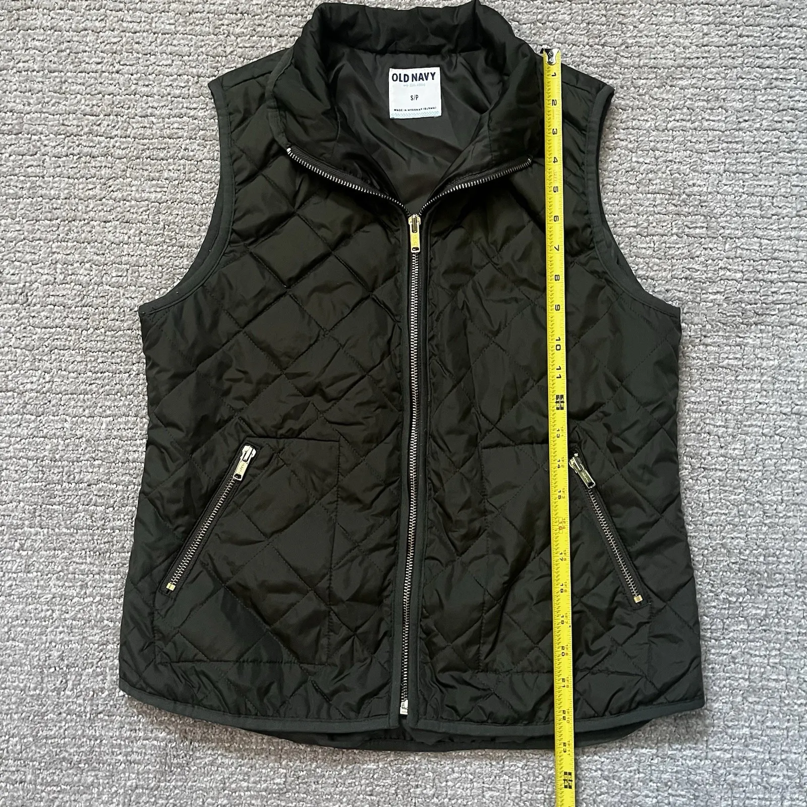 Old Navy Woman's Small Army Green Sleeveless Quilted Vest Gold Colored Zippers - Image 6