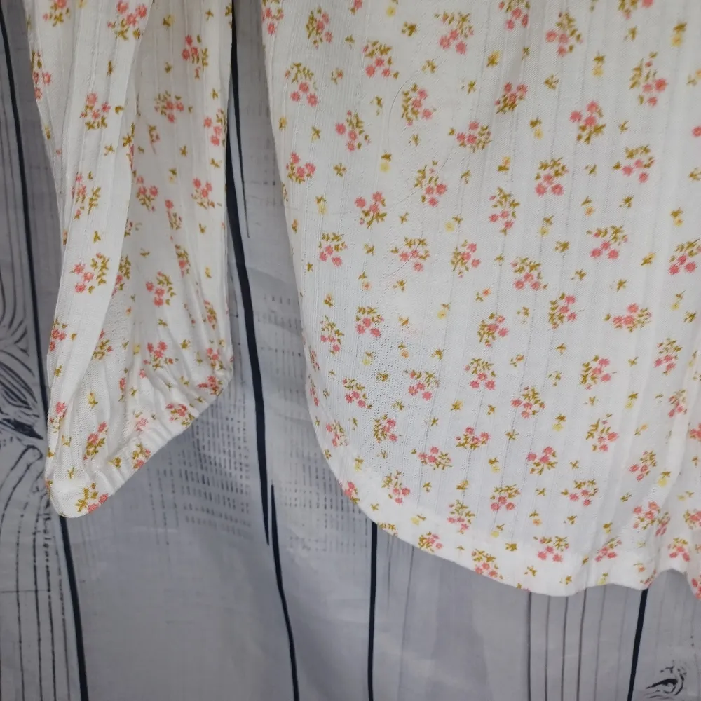 Lucky Brand White Calico Floral Long Sleeve Peasant Top w/ Tassel Tie Size M - Image 7