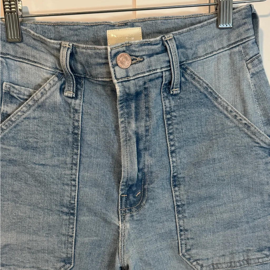 Mother The Patch Rambler Ankle Jeans in the "Norway Dude" light wash. Size 24 Blue - Image 4