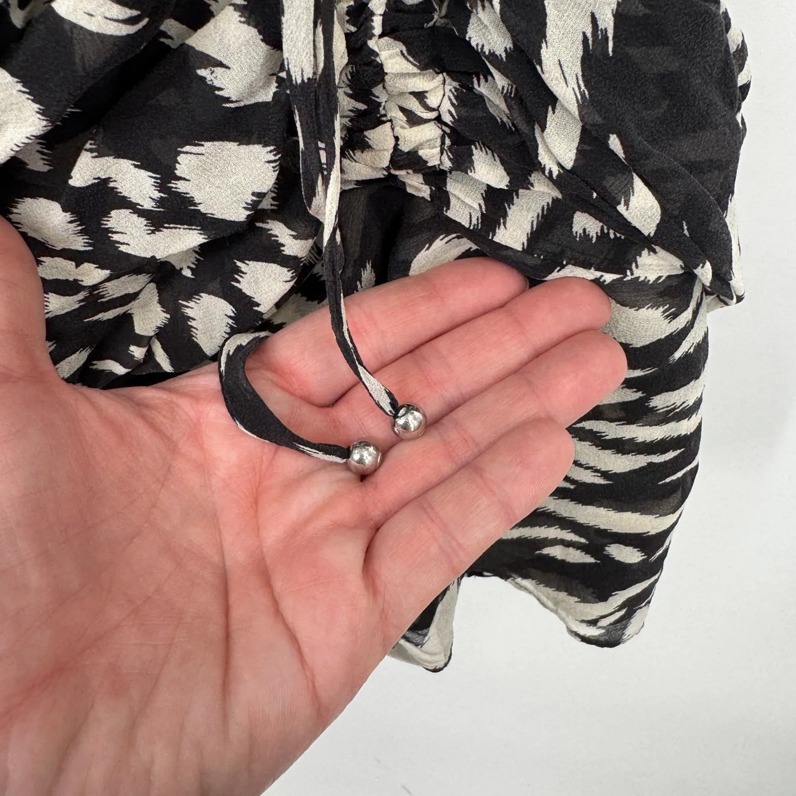 VERONICA BEARD Kiran Ruched Long Sleeve Flounce Dress Womens 12 Black White Silk - Image 13