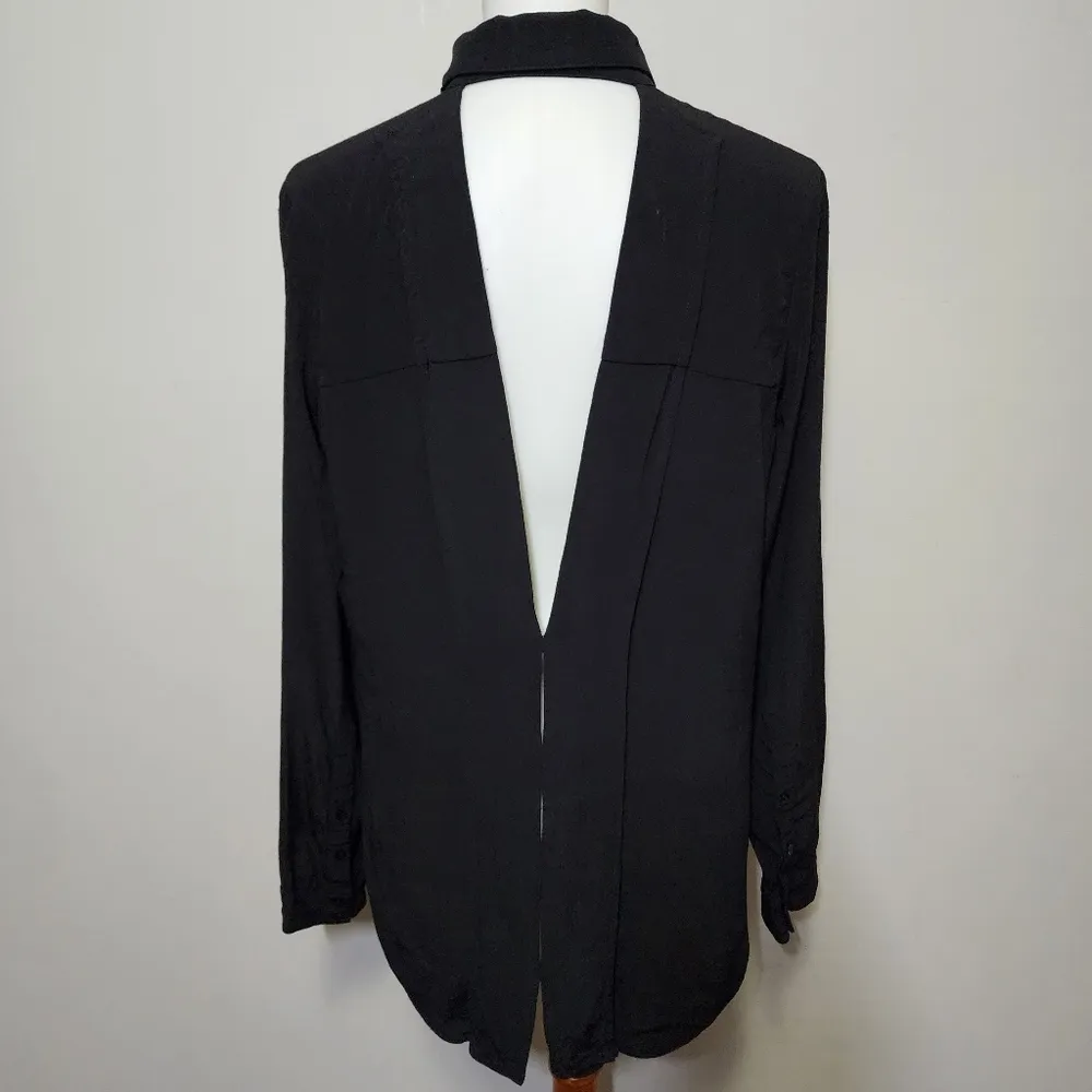 Bardot black crepe cutout button down size 8 - Image 4