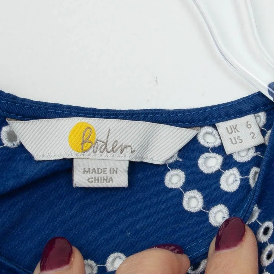 Boden Womens Eyelet Embroidered Top Size 2 Scallop Sleeve Blue Whtie Cottagecore - Image 4