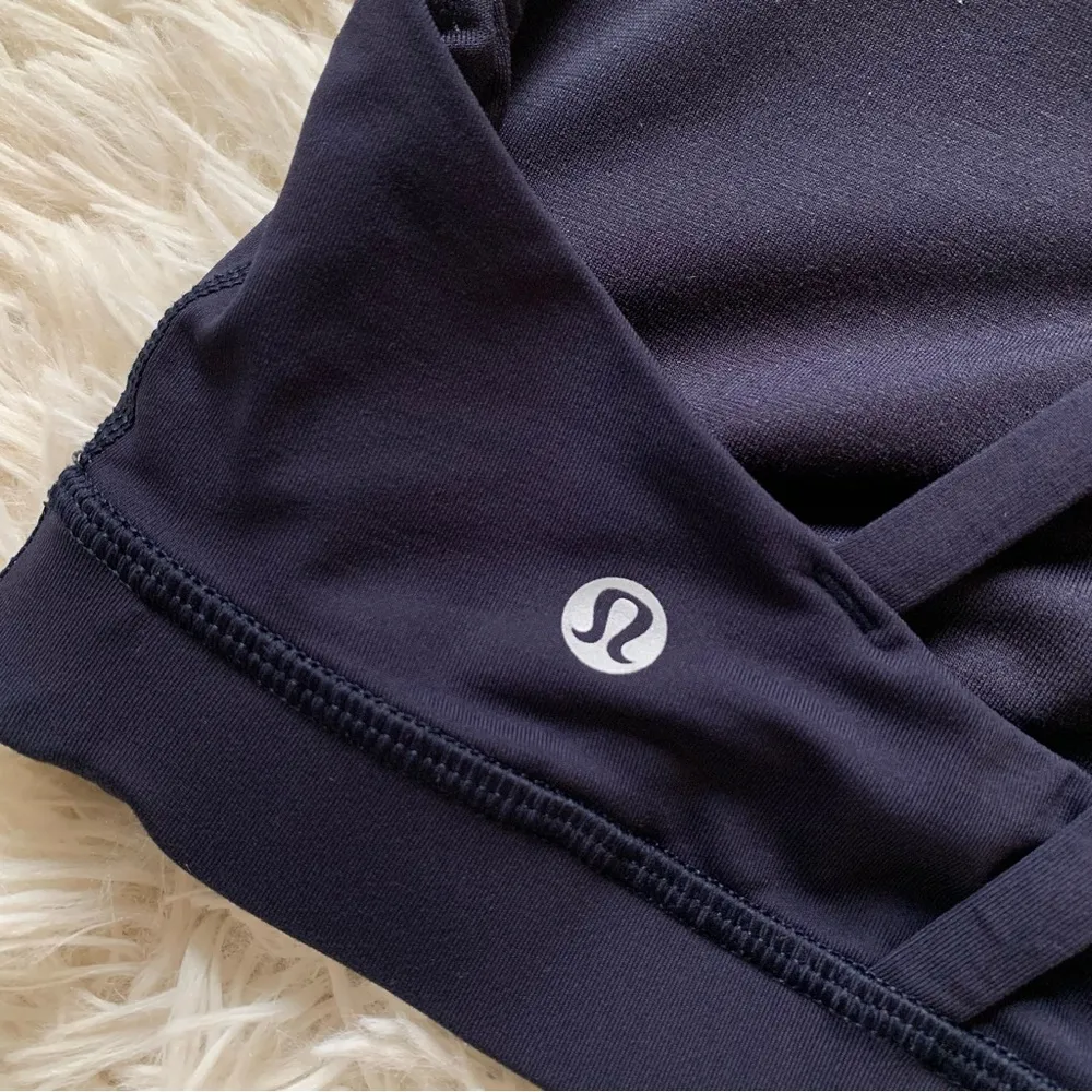 Lululemon Energy Bra Size 6 - Image 3