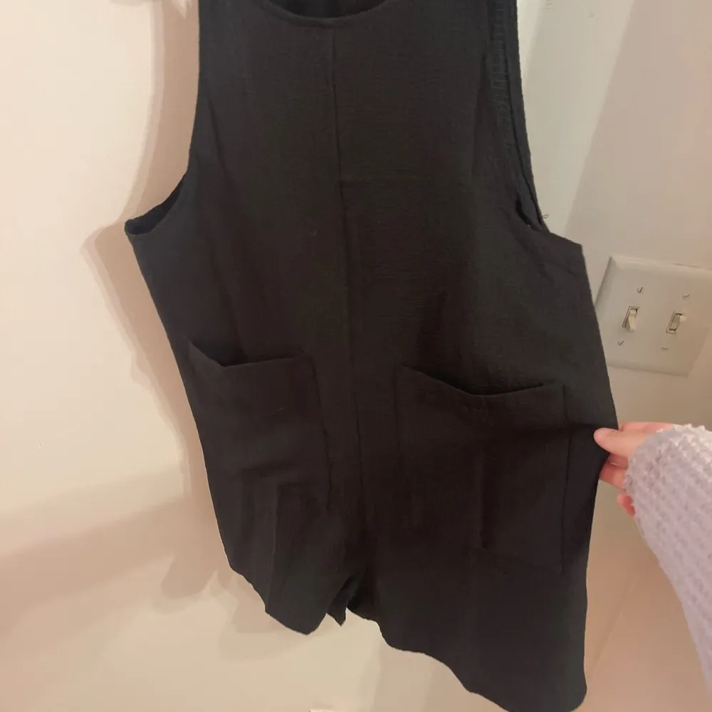 trendy black lightweight romper size M Size M - Image 3