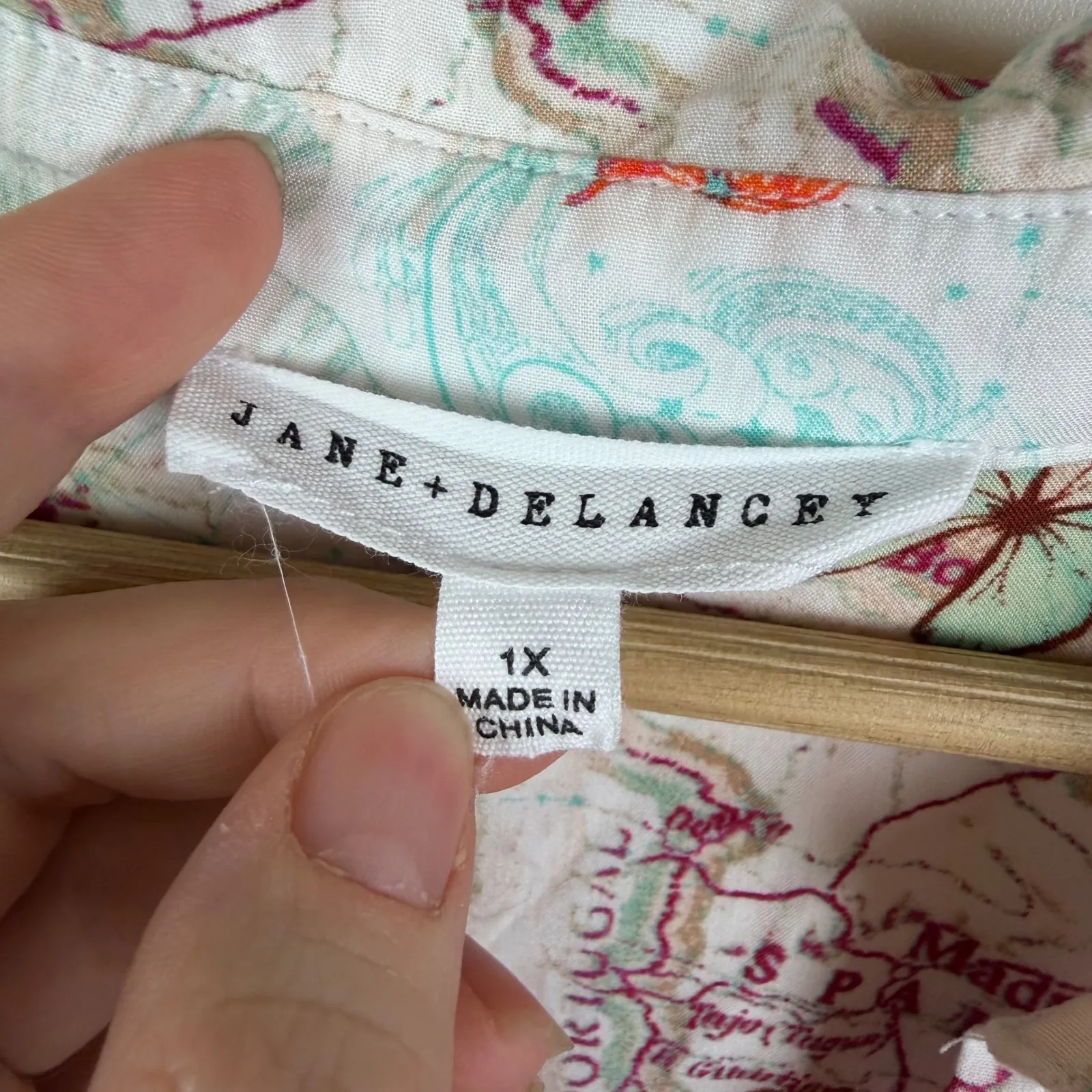 Jane + Delancey Map Butterfly Button Down Shirt Size 1X Coastal Vacation Resort White - Image 4