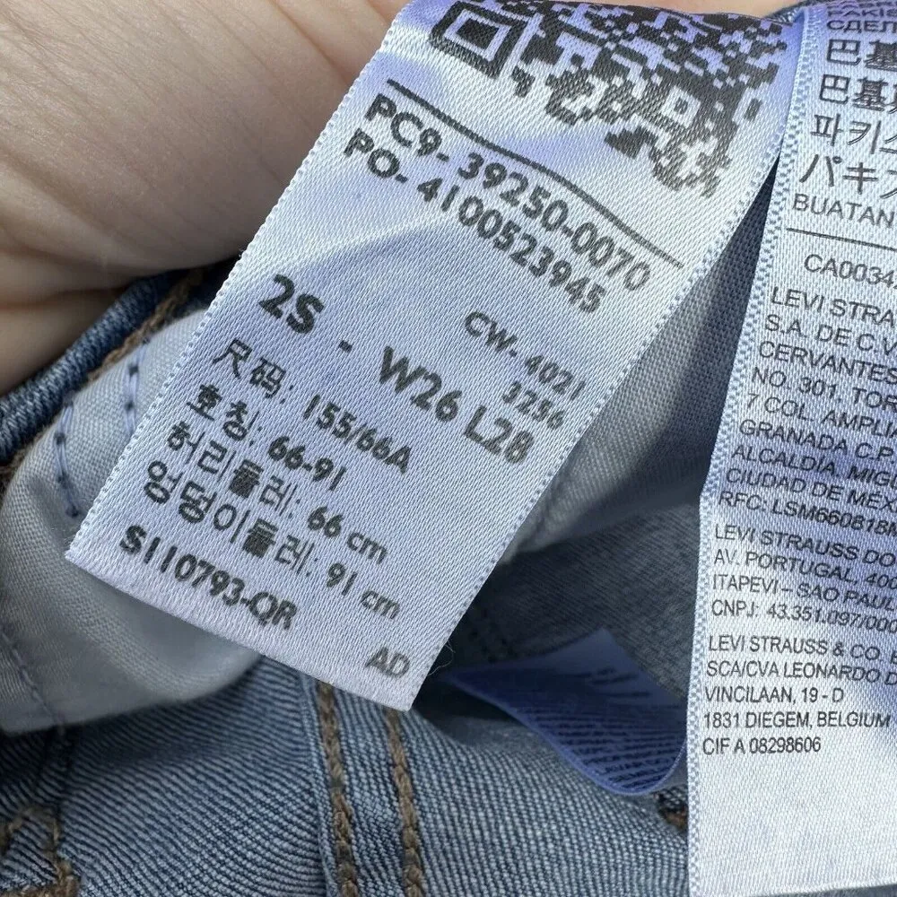 Levi's Medium Wash Mid Rise Classic Straight Jeans Women's Size 2/26 39250-0070 - Image 8