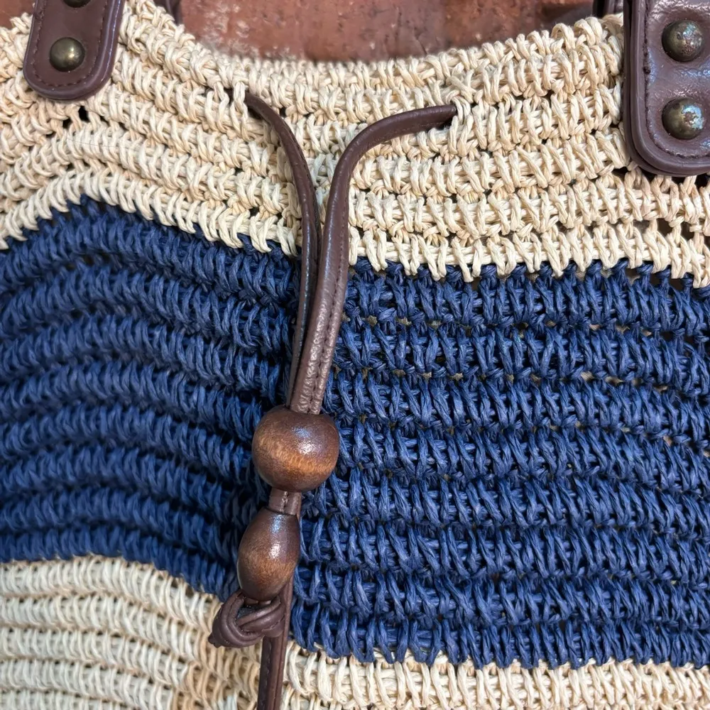 Womens straw striped shoulder beach vacation tote bag blue/cream Blue - Image 2