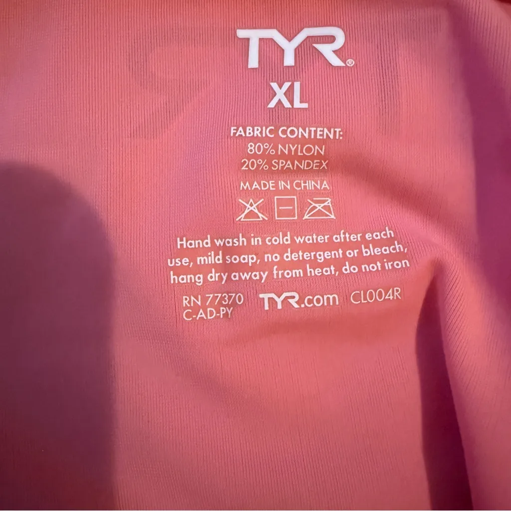 TYR‎ Competitor Short Sleeve Top Size XL Coral Gray Zip Activewear Triathlon Pink - Image 6