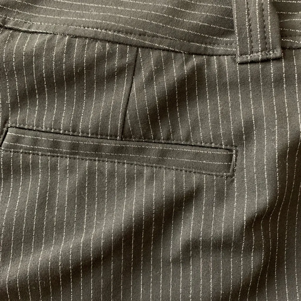 Michael Kors Womens pin stripe shorts black white striped Michael Kors Size 12 - Image 6