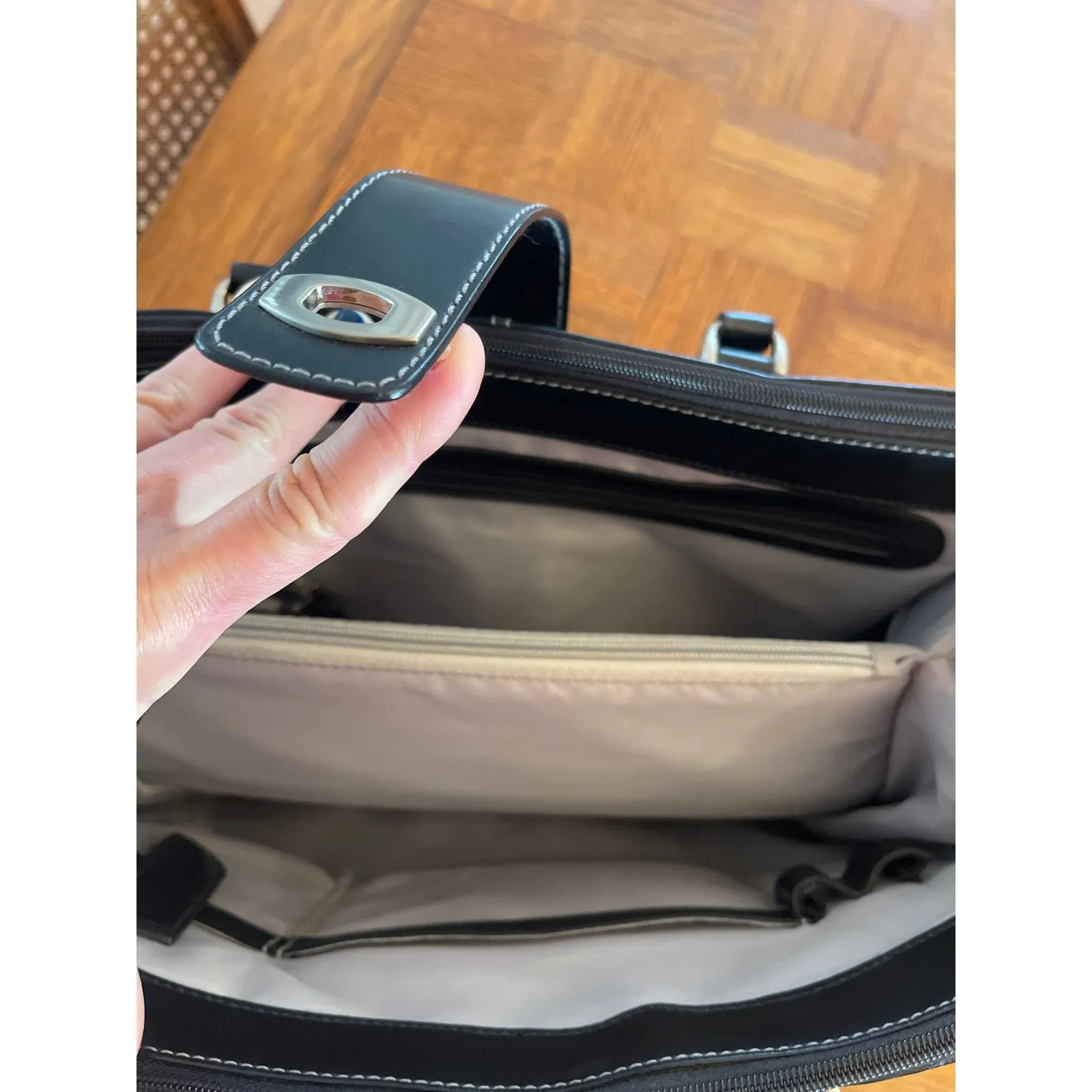 Franklin Covey Leather computer tote/Travel bag black - Image 13