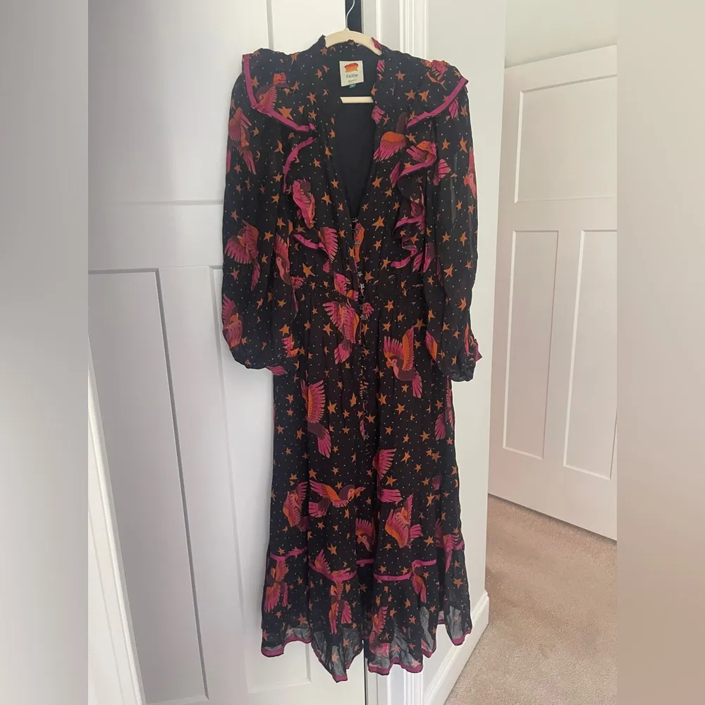 Farm Rio Black Macaws Maxi Dress Star Bird Printed Ruffle V Neck Midi - Image 2