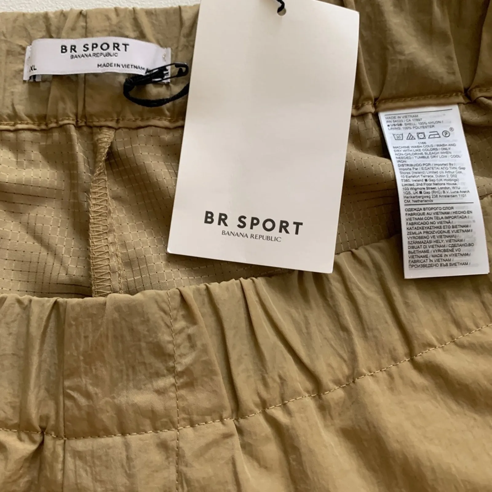 Banana Republic BR Sport Shorts Khaki Water & Wind Resistant Size XXL NEW - Image 3