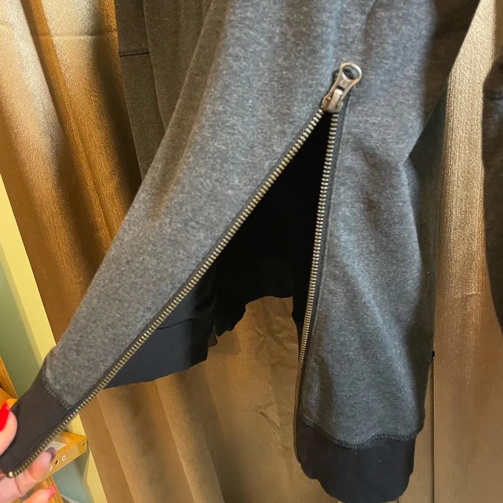 Lululemon   OM and Roam sweatshirt - Image 2