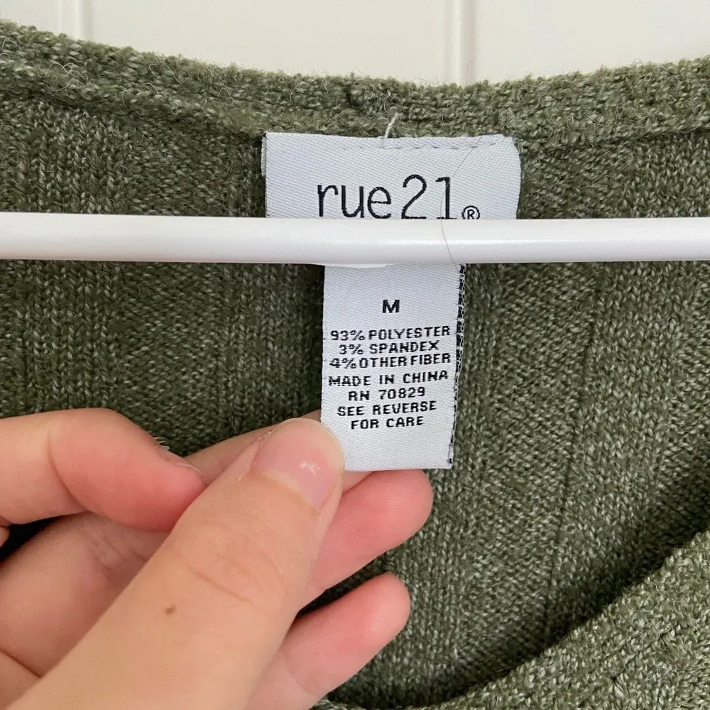 EUC | Rue 21 Women’s v-neck stripe ribbed sleeve sweater — ‎ medium - Image 4