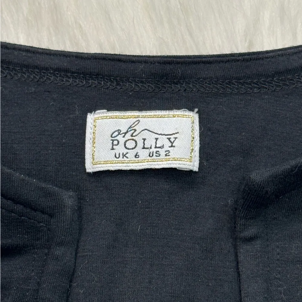 Oh Polly Knot My Intention Plunge Tie Front Crop Top in Black - Image 10