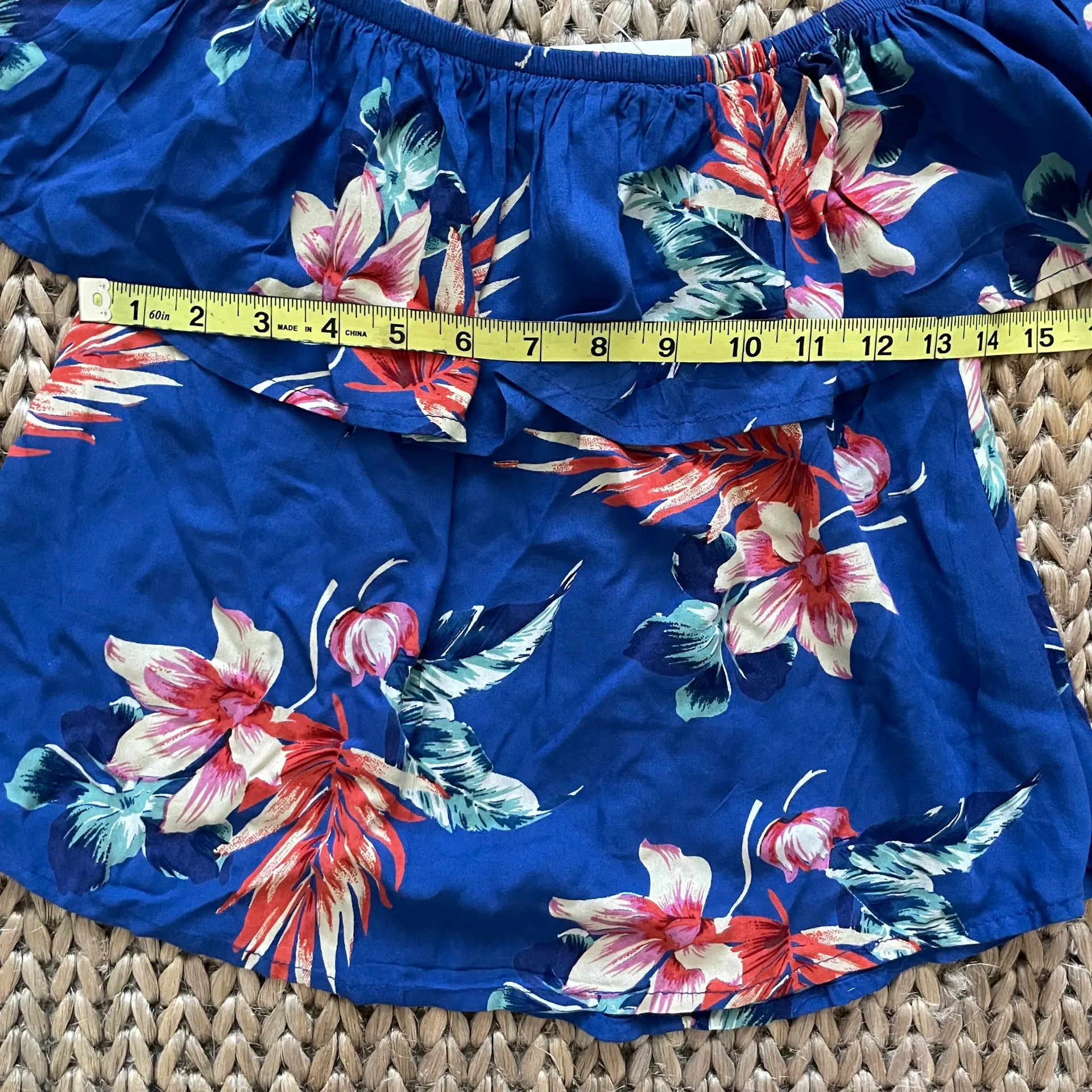 Style  Floral Off The Shoulder Blue Purple Red White Crop Top Size Small - Image 4