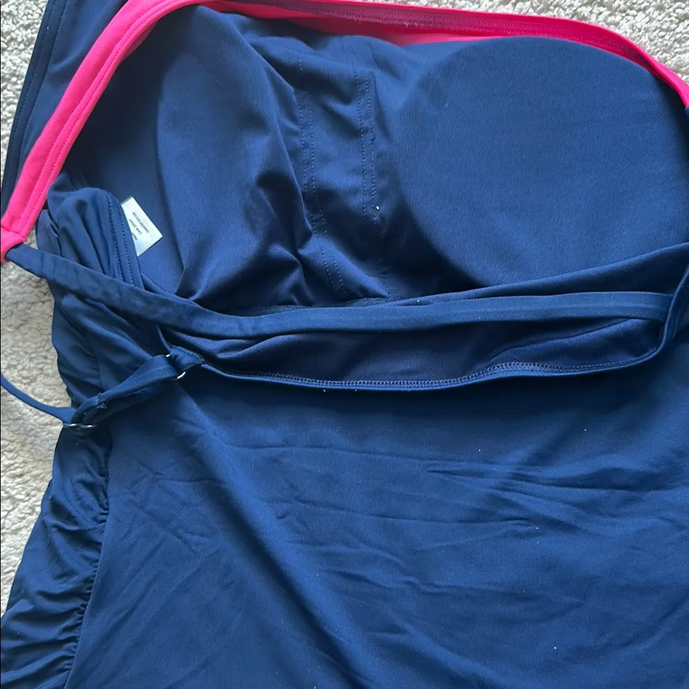 One-Shoulder Navy and Pink Top - Image 5