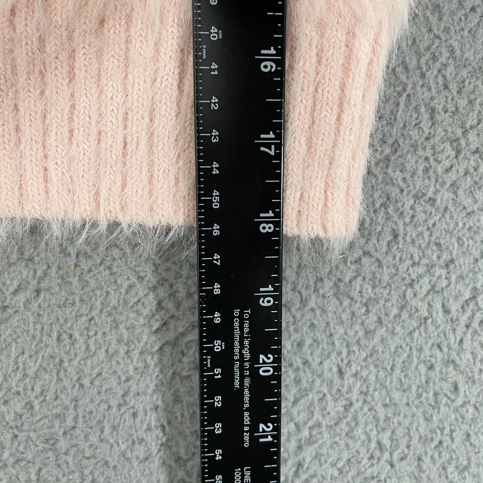 NWT Mink Pink Millie Fluffy Knit Tee Women L Blush Pink Short Sleeve Sweater - Image 9