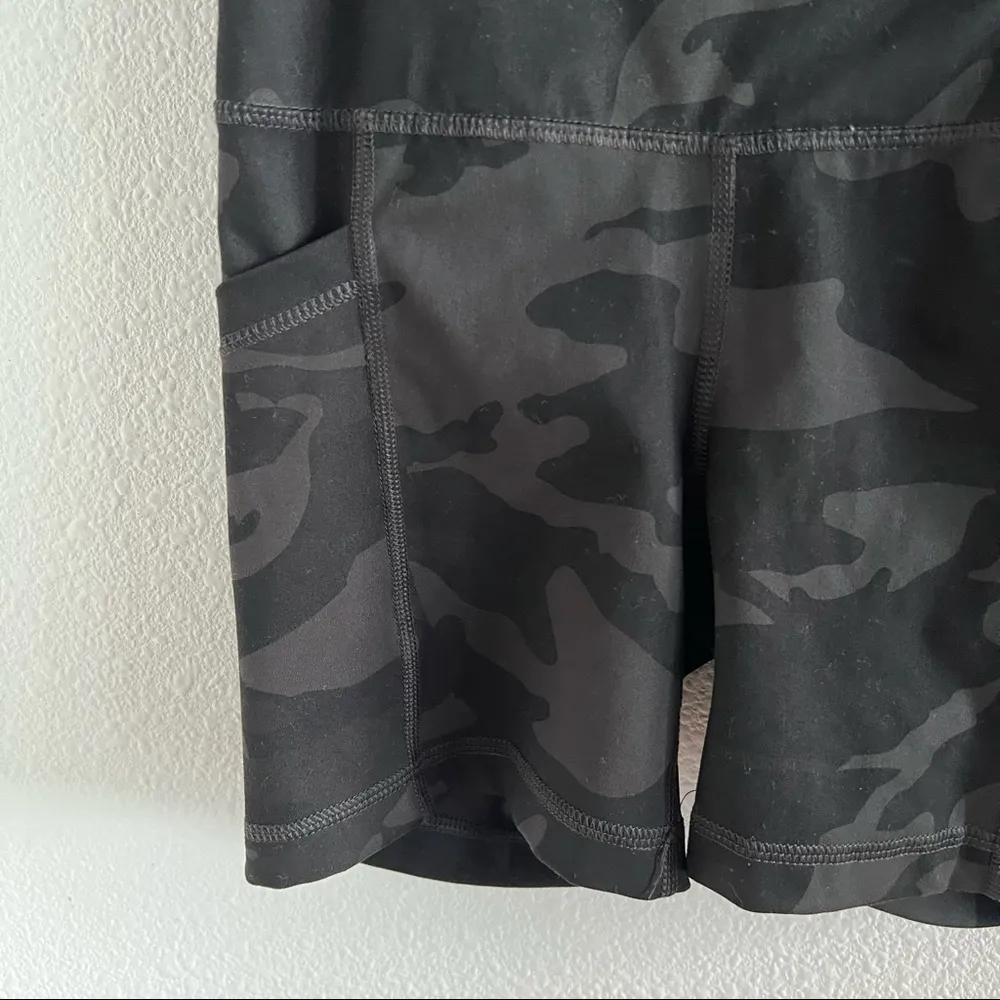 Yogalicious Lux Dark Camo Tights Shorts Bike Short XS - Image 3