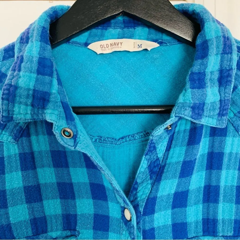 Old Navy Women’s Blue Plaid Flannel Long-Sleeve Pearl Button-Up Shirt | Size: M - Image 4