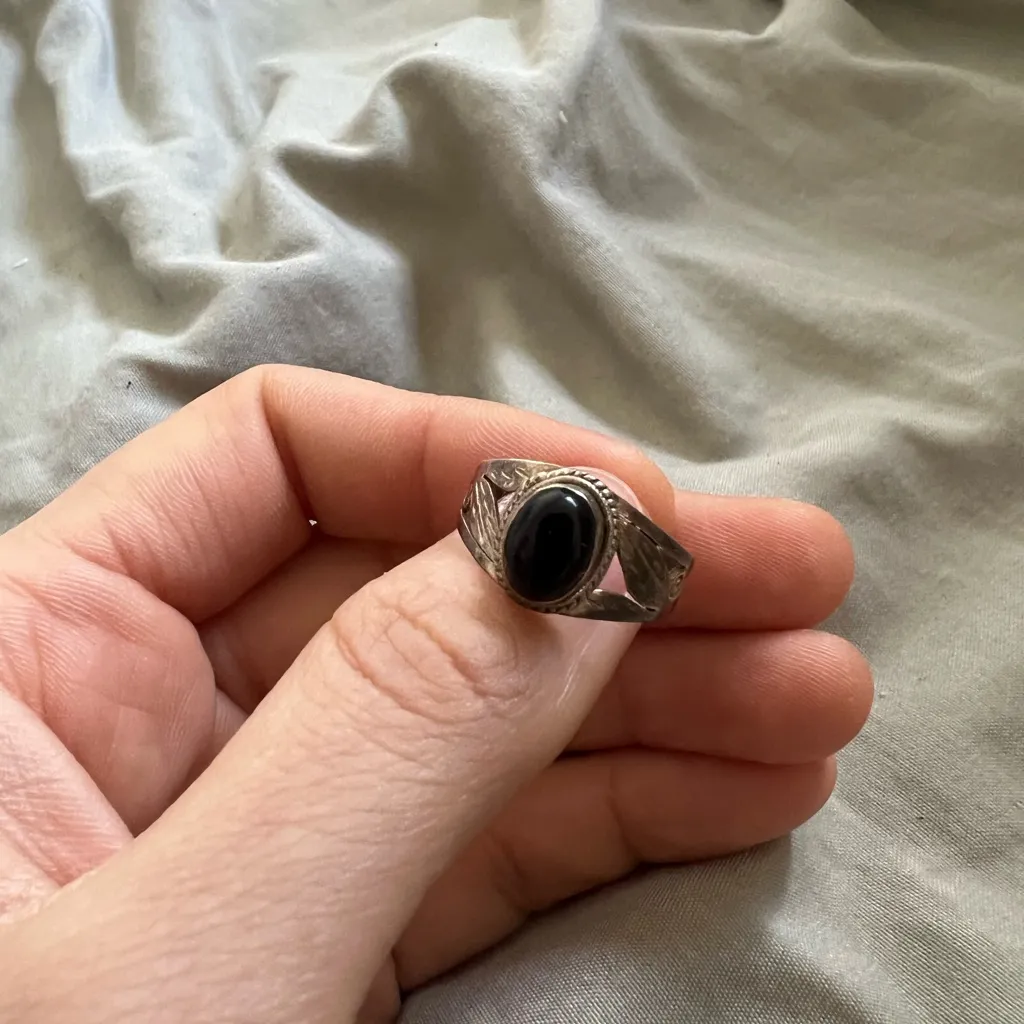 Vintage Silver Onyx Ring Size 6 Black - Image 4