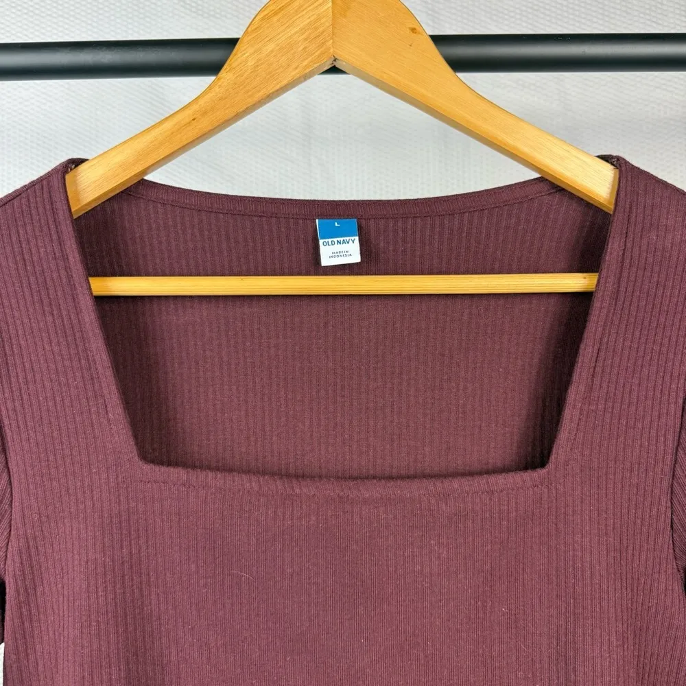Old Navy Burgundy Ribbed Top NEW - Image 2