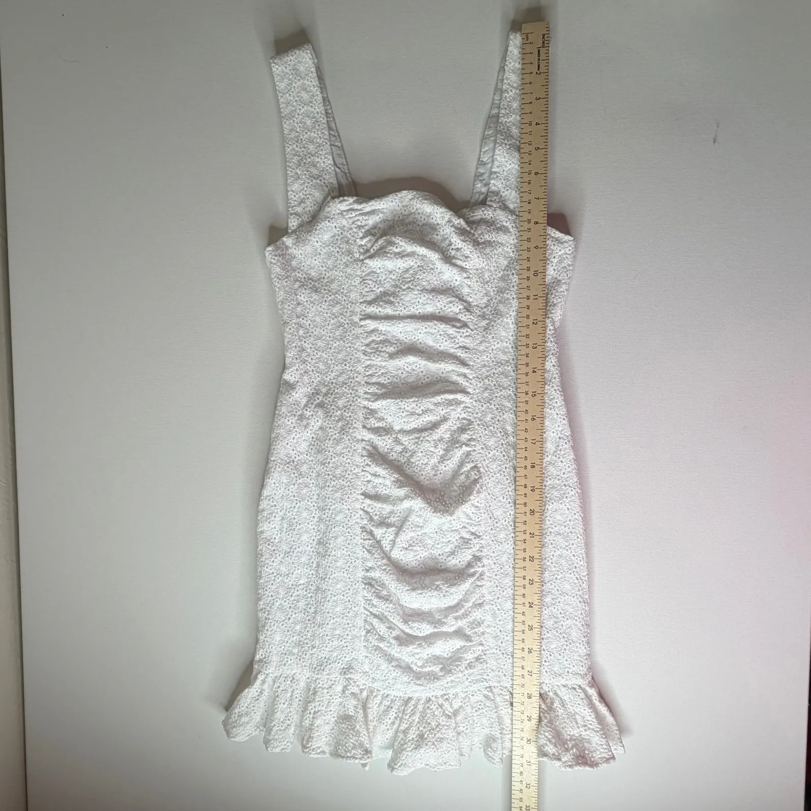 Nookie Darling Mini Dress Small White Eyelet Ruched Ruffle Hem Bridal Cocktail - Image 9