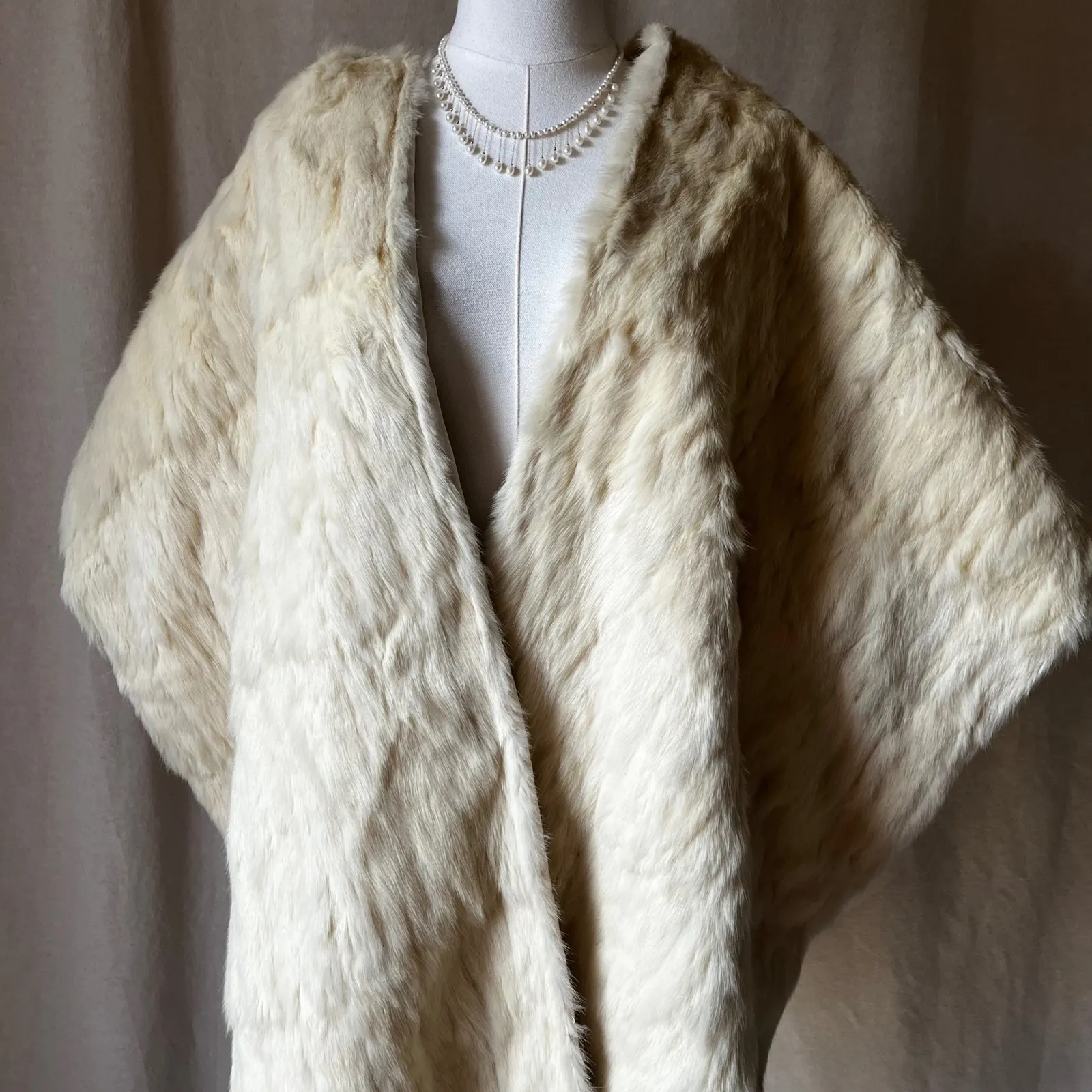 Vintage Buttercream Rabbit Fur Bridal Wrap w/ Black Tipped Tails‎ 43" Long Size undefined - Image 3