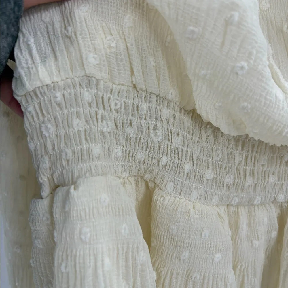 Line and dot revolve Kate Chiffon Overlay Top in Ivory blouse size large nwt - Image 9