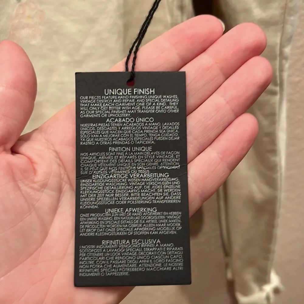 New Forever 21 Floral Graphic Split-Neck Pullover NWT Size Medium Boho - Image 4