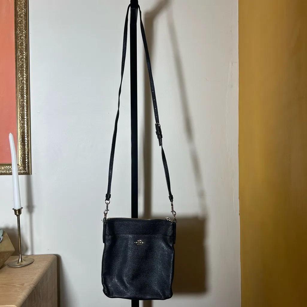 Coach Kitt Messenger Crossbody Bag Black Crossgrain Leather Zip Top Purse 41320 - Image 2