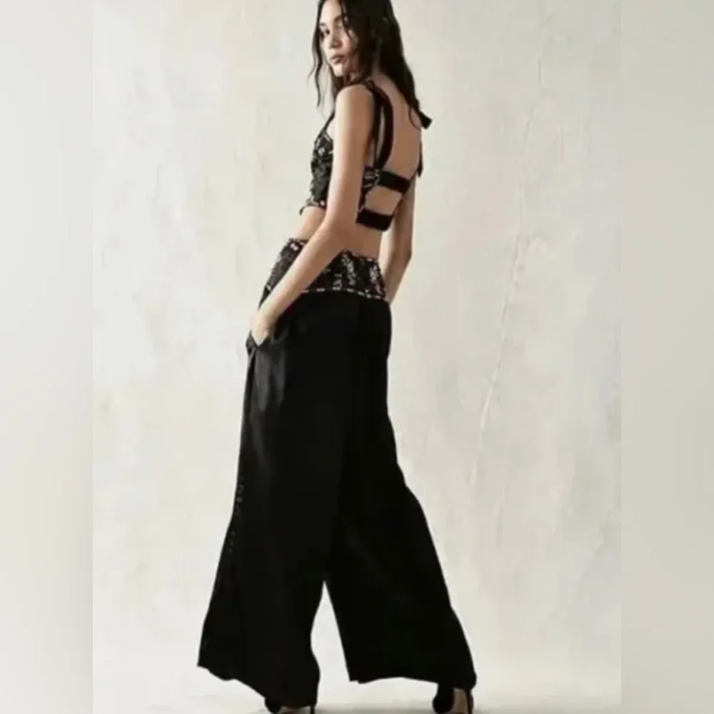 Free People Ensemble Petra Black Satin Pant Crop Top Set Embroidered Size 2 - Image 3