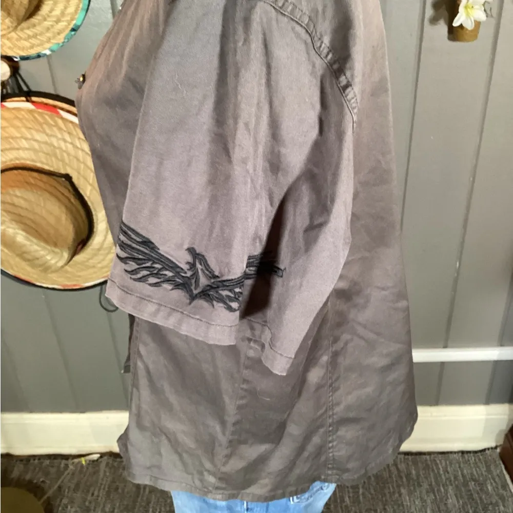 Chrome Eagle Women's Buttonup Gray & Black Large - Image 7