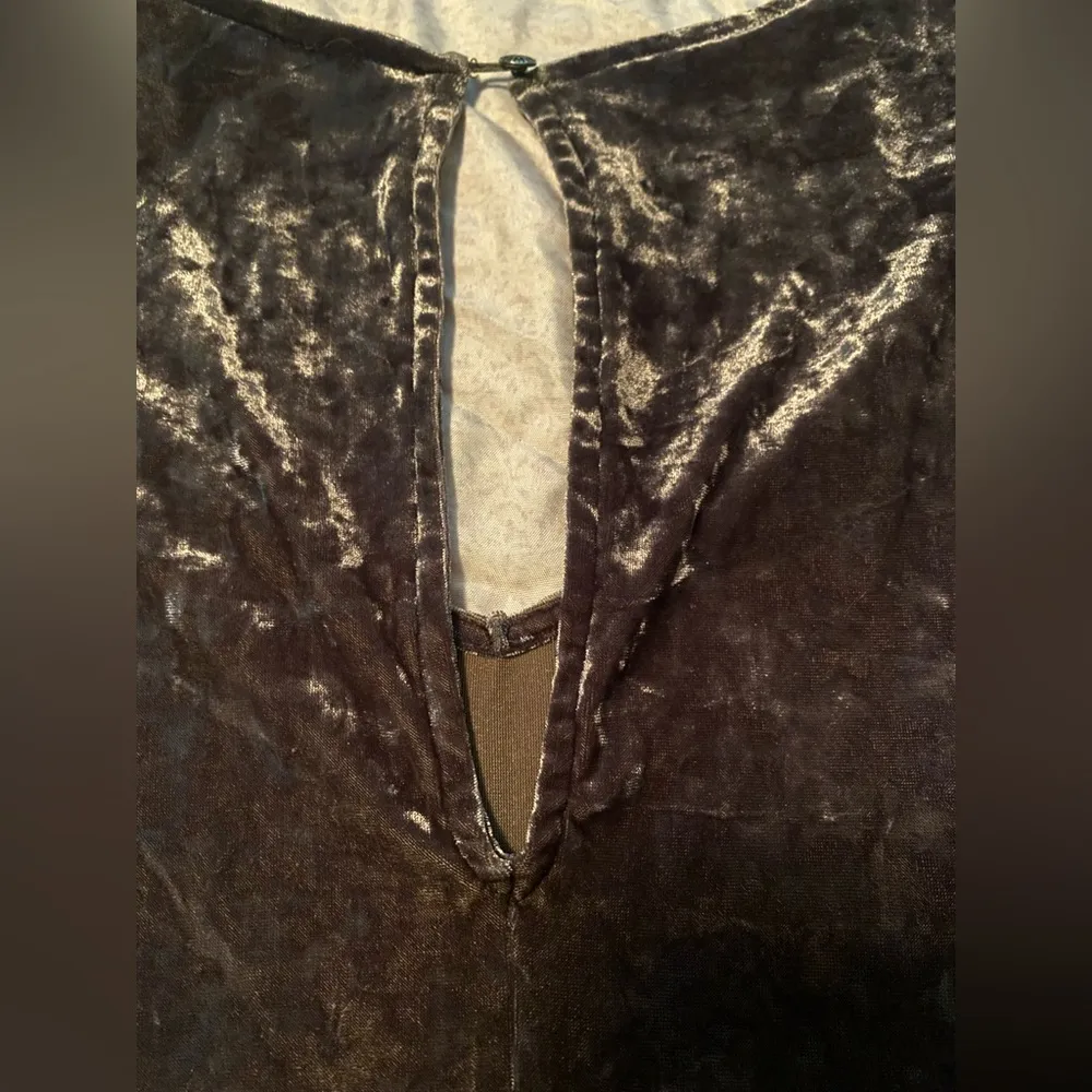 American Eagle Green Velvet Romper - Image 11