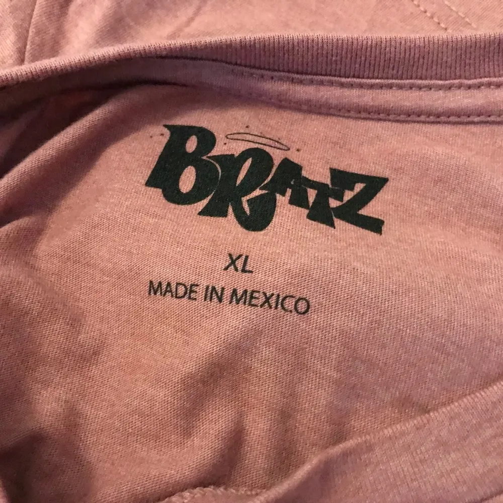 Bratz short sleeve tee size XL - Image 11