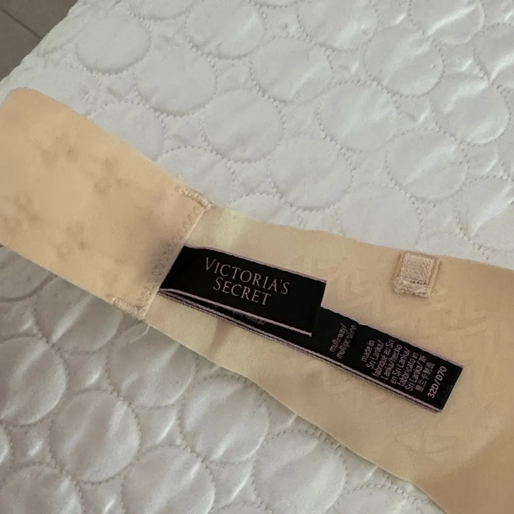 Victorias Secrets size 32D brand new Seamless Strapless Bra - Tan - Image 5