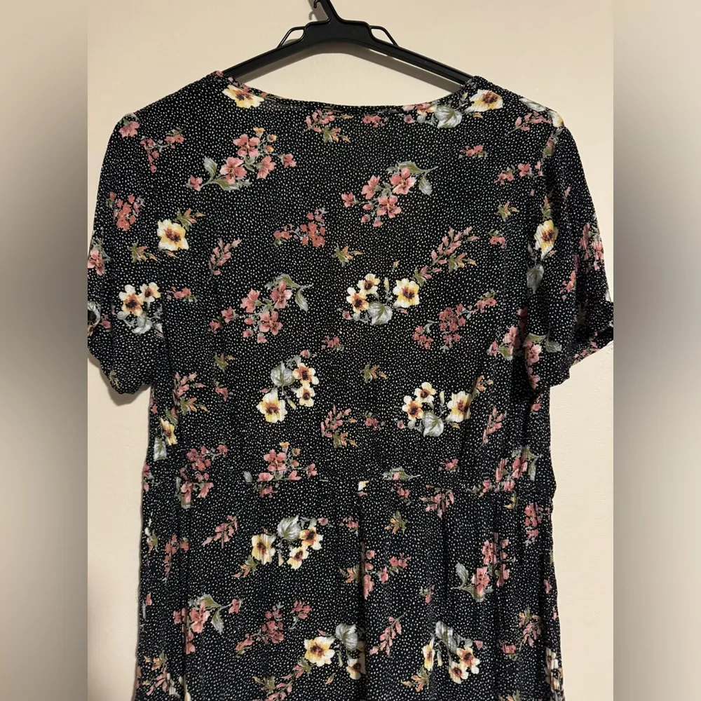 NWOT Hiatus Black and Pink Floral Polka Dot Button Down Romper size small - Image 7